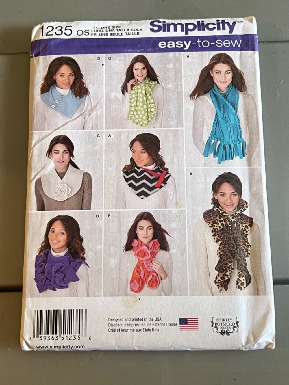 Simplicity Easy-to-Sew Women's Scarf Sewing Pattern